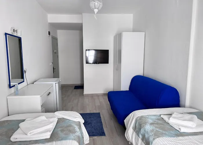 Bed & Breakfast White And Blue 2*