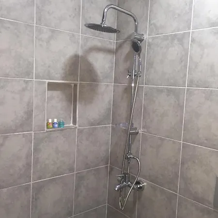 وايت أند بلو 2*