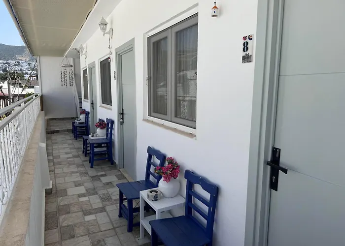 Bed & Breakfast White And Blue 2*