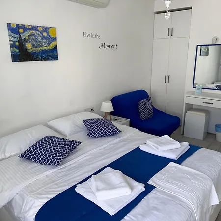 博德鲁姆白蓝住宿加早餐旅馆