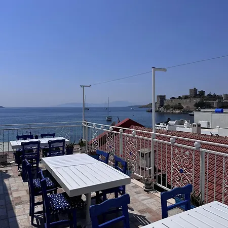 博德鲁姆白蓝住宿加早餐旅馆