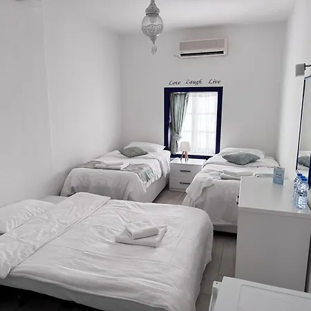 博德鲁姆白蓝住宿加早餐旅馆 2*